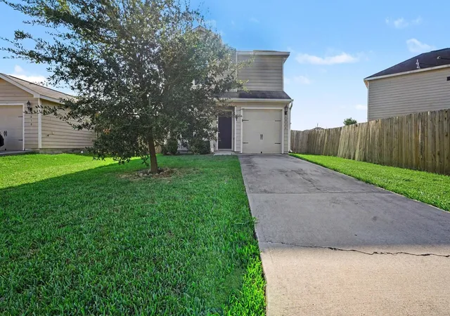 Photo 2 of Single family home for sale at 6026 Coral Cvs Rd, Cove, TX 77523 | MLS# 9729670 | Listing updated on 2026-09-21