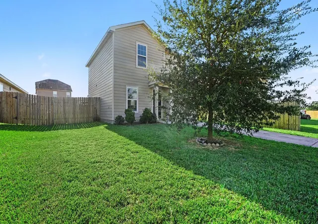 Photo 3 of Single family home for sale at 6026 Coral Cvs Rd, Cove, TX 77523 | MLS# 9729670 | Listing updated on 2026-09-21