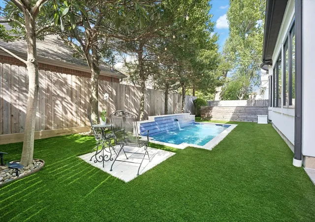 Photo 3 of Single family home for sale at 4022 Coleridge St, Houston, TX 77005 | MLS# 14627027 | Listing updated on 2026-09-24
