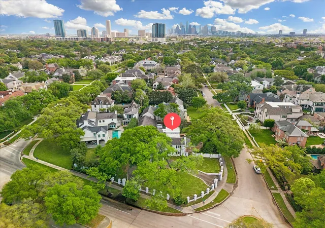 Photo 2 of Land for sale at 1811 Kirby Dr, Houston, TX 77019 | MLS# 17256727 | Listing updated on 2026-09-08