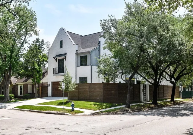 Photo 2 of Single family home for sale at 2247 North Blvd, Houston, TX 77098 | MLS# 65303737 | Listing updated on 2026-09-11