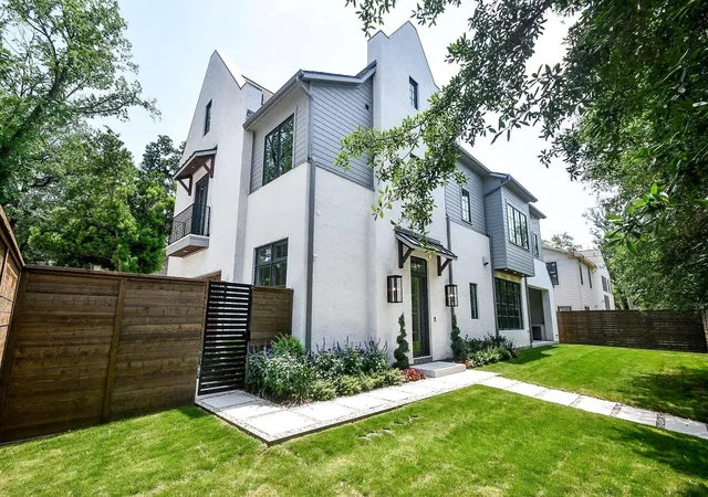 Photo 3 of Single family home for sale at 2247 North Blvd, Houston, TX 77098 | MLS# 65303737 | Listing updated on 2026-09-11