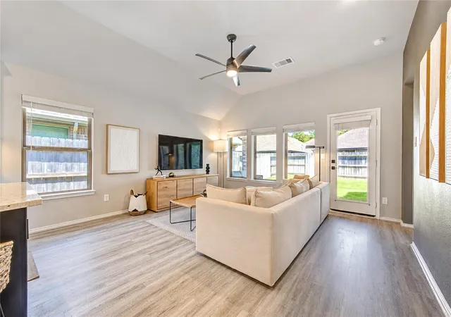 Photo 4 of Single family home for sale at 17333 Merlot Skies St, Conroe, TX 77302 | MLS# 28933235 | Listing updated on 2026-09-13