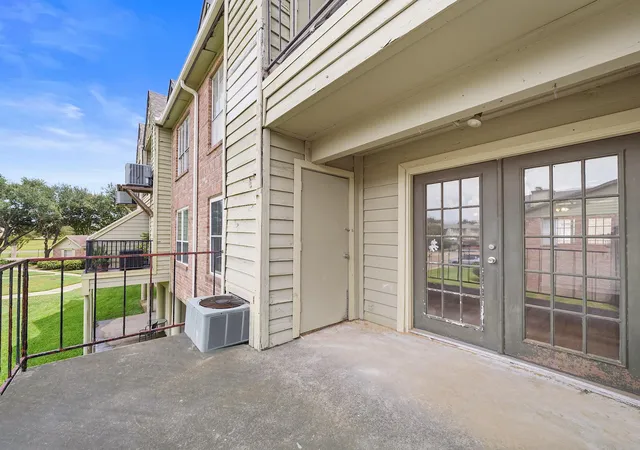 Photo 24 of Condo for sale at 18800 Egret Bay Blvd #207, Houston, TX 77058 | MLS# 47411131 | Listing updated on 2026-10-07