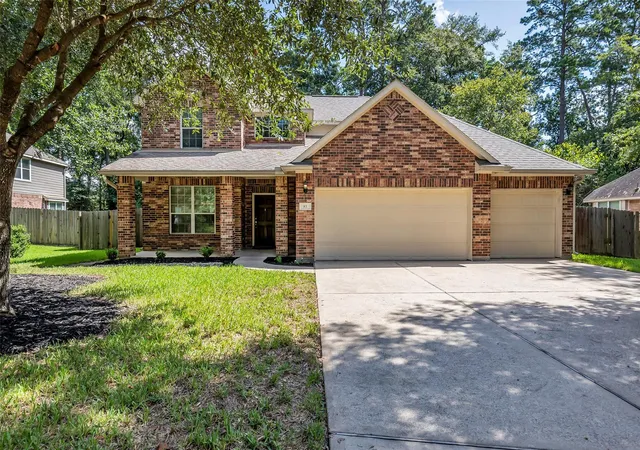 Photo 1 of Single family home for sale at 83 Palos Verde, Conroe, TX 77304 | MLS# 33823877 | Listing updated on 2026-09-12