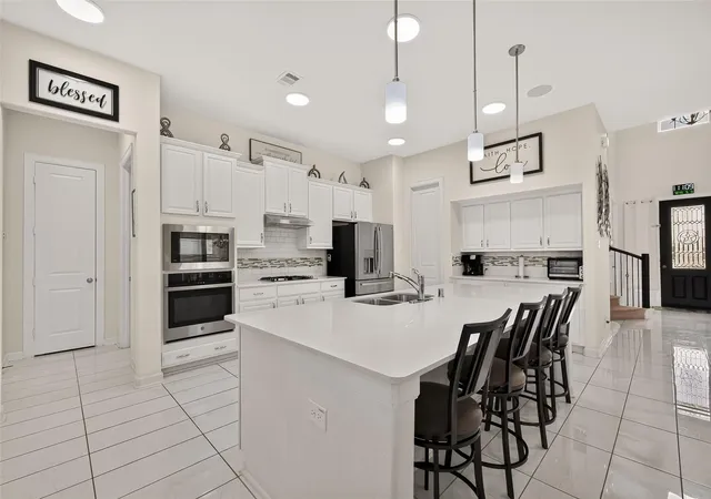 Photo 3 of Single family home for sale at 6643 Eastchester Dr, Katy, TX 77493 | MLS# 21815139 | Listing updated on 2026-09-10