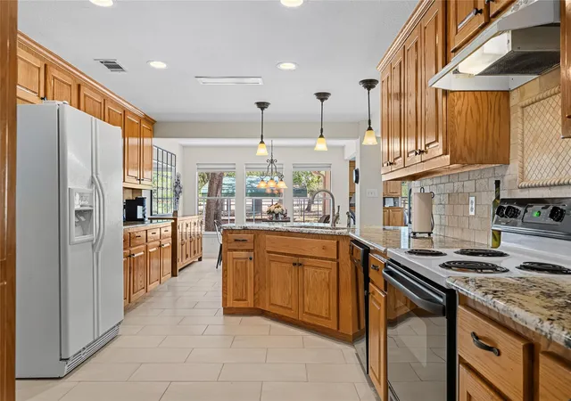 Photo 4 of Sale Pending at 7135 Brown Rd, Flatonia, TX 78941 | MLS# 69632836 | Listing updated on 2026-09-02
