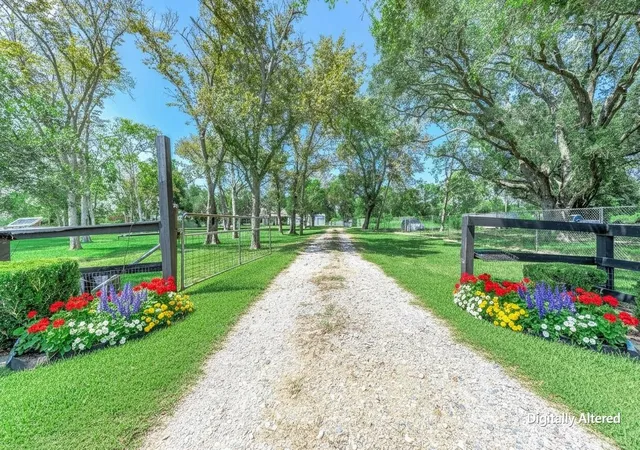 Photo 2 of Sale Pending at 10311 Fm 1462 Rd, Alvin, TX 77511 | MLS# 46055222 | Listing updated on 2026-09-15