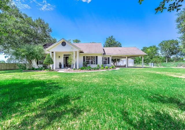 Photo 3 of Sale Pending at 10311 Fm 1462 Rd, Alvin, TX 77511 | MLS# 46055222 | Listing updated on 2026-09-15