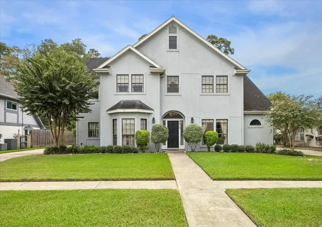 Photo 1 of Sale Pending at 2415 Green Tee Dr, Pearland, TX 77581 | MLS# 60477701 | Listing updated on 2026-10-04