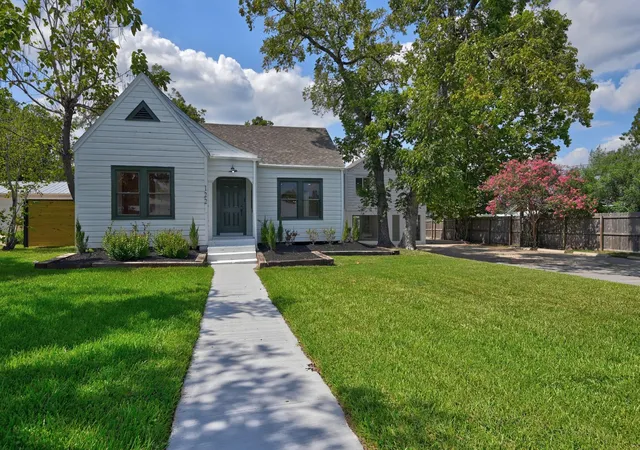 Single family home for sale at 122 N Holland St, Bellville, TX 77418 | MLS# 62627934