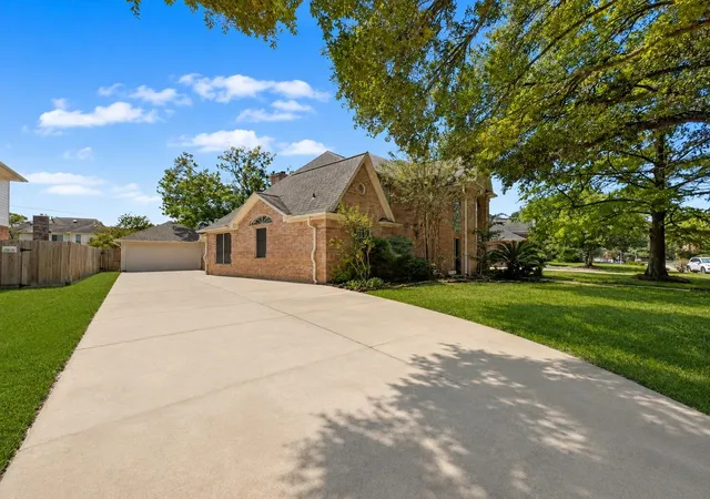 Photo 2 of Single family home for sale at 19107 Cypress Ests Ct, Spring, TX 77388 | MLS# 85837796 | Listing updated on 2026-09-12