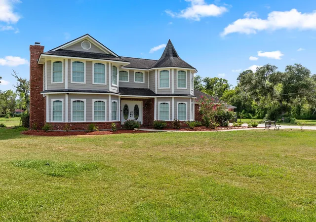 Photo 2 of Single family home for sale at 1707 County Rd 348, Brazoria, TX 77422 | MLS# 12609539 | Listing updated on 2026-10-08
