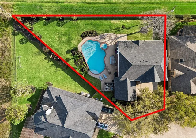 Photo 3 of Single family home for sale at 5102 Hidden Brk Ln, League City, TX 77573 | MLS# 66952440 | Listing updated on 2026-09-19