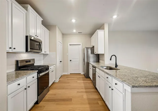 Photo 4 of Single family home for sale at 14005 Starboard Reach Dr, Santa Fe, TX 77510 | MLS# 29560567 | Listing updated on 2026-09-20