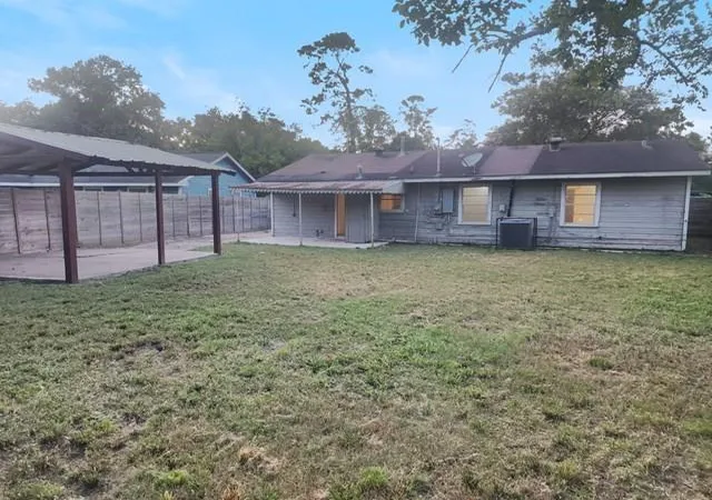 Photo 2 of Single family home for sale at 9010 Sultan Dr, Houston, TX 77078 | MLS# 35029736 | Listing updated on 2026-09-07
