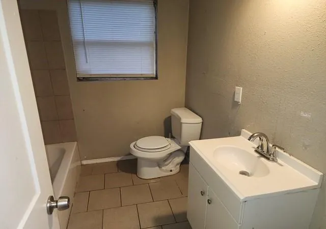 Photo 4 of Single family home for sale at 9010 Sultan Dr, Houston, TX 77078 | MLS# 35029736 | Listing updated on 2026-09-07