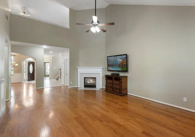 Photo 3 of Single family home for sale at 18314 Otter Crk Trl, Humble, TX 77346 | MLS# 39066789 | Listing updated on 2026-09-04