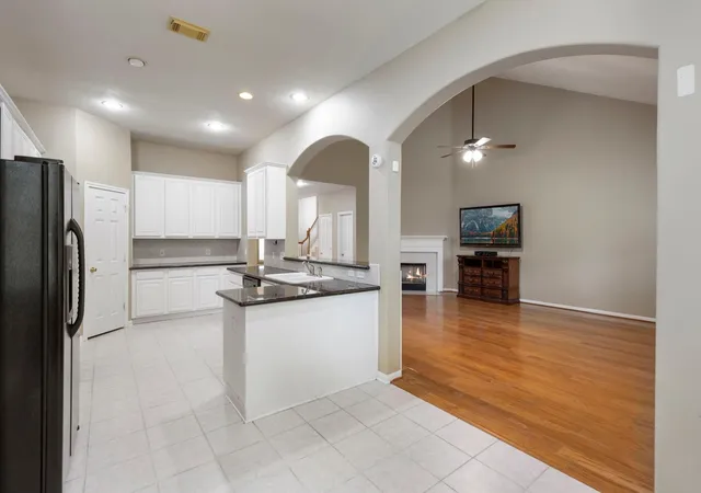 Photo 4 of Single family home for sale at 18314 Otter Crk Trl, Humble, TX 77346 | MLS# 39066789 | Listing updated on 2026-09-04