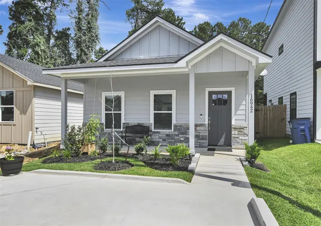 Photo 2 of Single family home for sale at 16942 Balmoral, Montgomery, TX 77316 | MLS# 89394205 | Listing updated on 2026-09-09