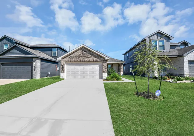 Photo 3 of Single family home for sale at 1930 Legacy Hills Dr, Houston, TX 77067 | MLS# 93388122 | Listing updated on 2026-10-06