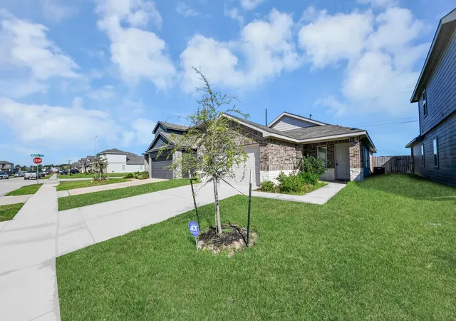 Photo 4 of Single family home for sale at 1930 Legacy Hills Dr, Houston, TX 77067 | MLS# 93388122 | Listing updated on 2026-10-06