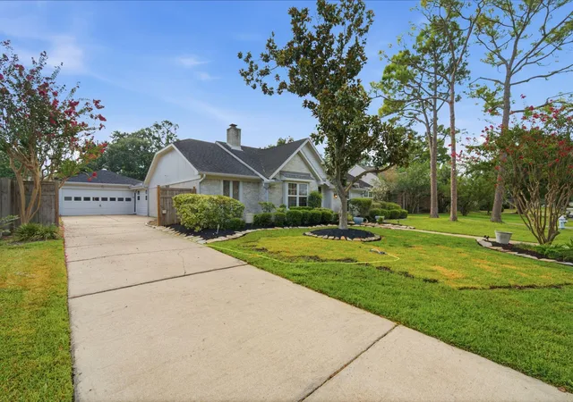 Photo 2 of Single family home for sale at 3411 Point Clear Dr, Missouri City, TX 77459 | MLS# 58145262 | Listing updated on 2026-09-04