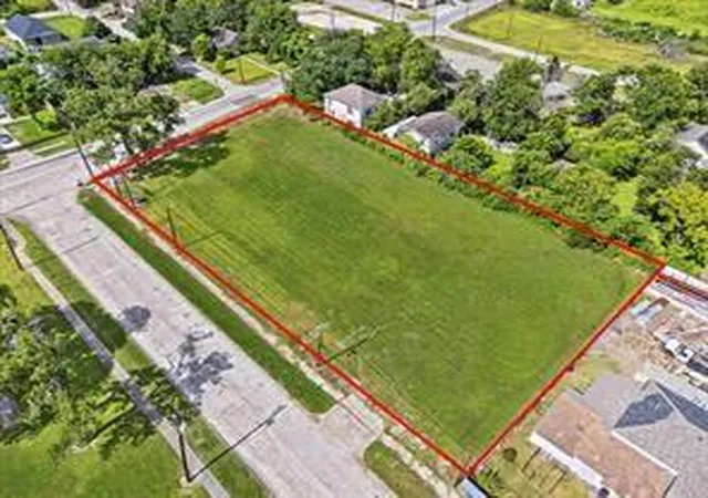 Photo 2 of Land for sale at 4013 Hirsch Rd, Houston, TX 77026 | MLS# 59800154 | Listing updated on 2026-09-14
