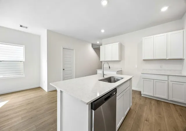 Photo 4 of Single family home for sale at 13735 Lago Vista Dr, Iowa Colony, TX 77583 | MLS# 16004661 | Listing updated on 2026-10-10