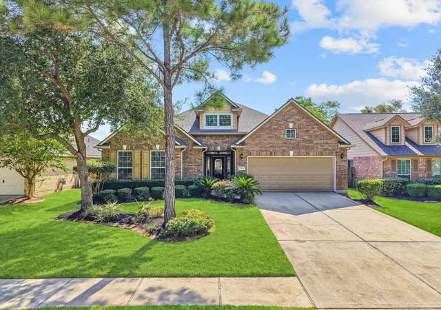 Photo 1 of Single family home for sale at 13814 Parkers Cvs, Houston, TX 77044 | MLS# 44774250 | Listing updated on 2026-09-24