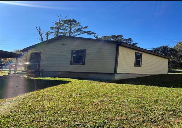 Photo 4 of Single family home for sale at 2 Lee Dr, Huntsville, TX 77320 | MLS# 22198448 | Listing updated on 2026-09-23