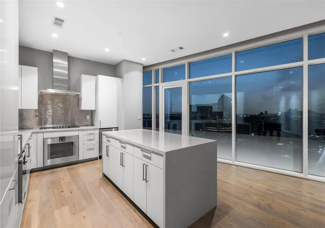 Photo 3 of Condo for sale at 4521 San Felipe St #2601, Houston, TX 77027 | MLS# 404352 | Listing updated on 2026-09-02