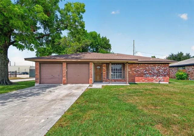 Single family home for sale at 103 Mill Strm Ln, Houston, TX 77060 | MLS# 77008934