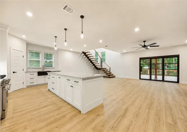 Photo 3 of Single family home for sale at 703 Short Ml Run, Montgomery, TX 77316 | MLS# 17098066 | Listing updated on 2026-09-12
