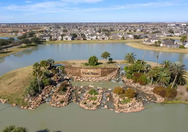 Photo 2 of Single family home for sale at 6014 Canary Palm Dr, Manvel, TX 77578 | MLS# 59520744 | Listing updated on 2026-09-13