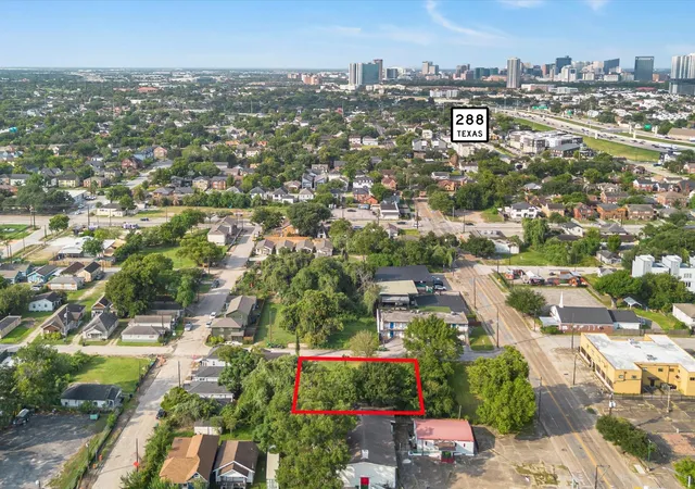 Photo 4 of Land for sale at 2405 Berry St, Houston, TX 77004 | MLS# 92858879 | Listing updated on 2026-09-08