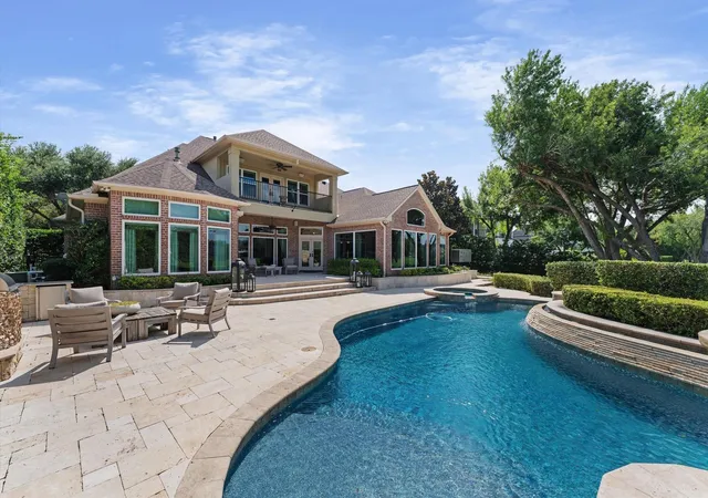Photo 4 of Sale Pending at 4 Ellicott Way, Sugar Land, TX 77479 | MLS# 46525416 | Listing updated on 2026-10-03