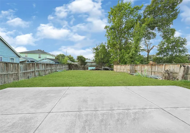 Photo 2 of Land for sale at 9210 E Ave Q, Houston, TX 77012 | MLS# 10557399 | Listing updated on 2026-09-09