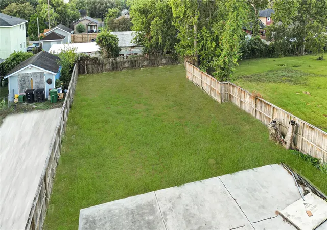 Photo 3 of Land for sale at 9210 E Ave Q, Houston, TX 77012 | MLS# 10557399 | Listing updated on 2026-09-09