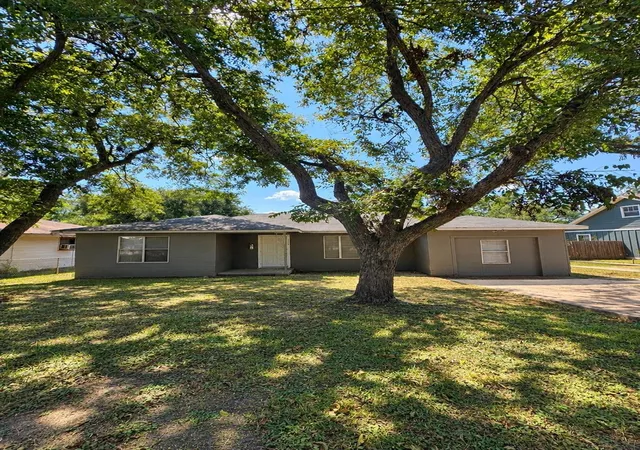 Photo 1 of Single family home for sale at 1006 Barnhill, Brenham, TX 77833 | MLS# 2562970 | Listing updated on 2026-09-25