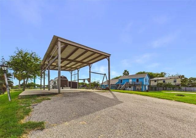 Photo 3 of Single family home for sale at 4607 Swan St, Hitchcock, TX 77563 | MLS# 76989703 | Listing updated on 2026-10-06