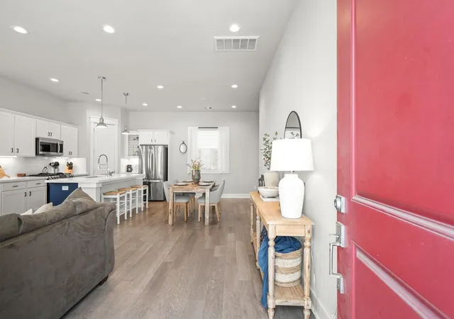 Photo 3 of Single family home for sale at 4466 W Tidwell Rd, Houston, TX 77091 | MLS# 45192410 | Listing updated on 2026-09-19