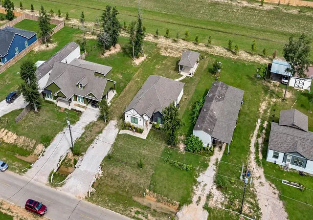 Photo 2 of Single family home for sale at 1129 Peter Pine St, Huffman, TX 77336 | MLS# 10585786 | Listing updated on 2026-10-04