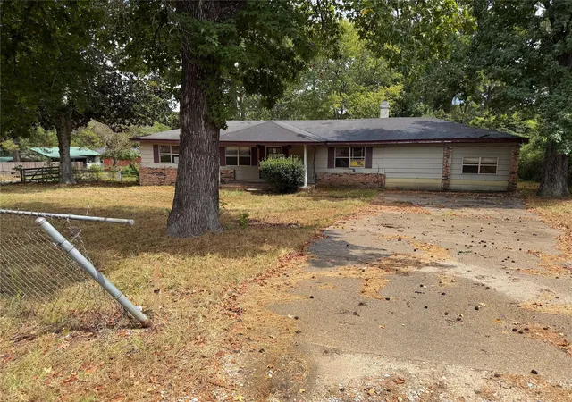 Single family home for sale at 1210 Hemphill St, Jasper, TX 75951 | MLS# 92669645