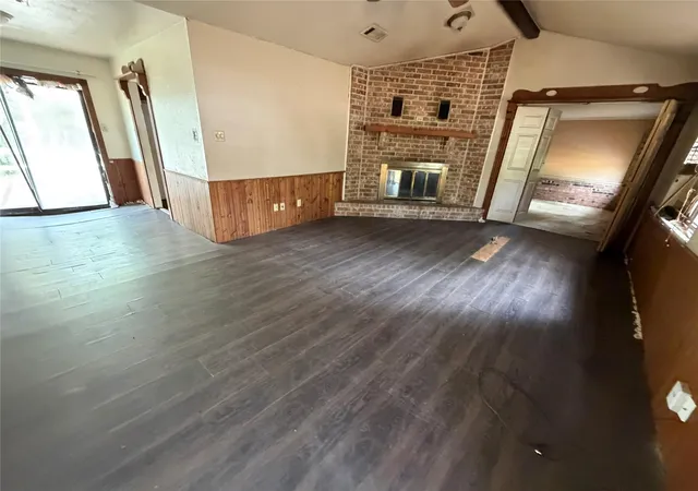 Photo 3 of Single family home for sale at 1210 Hemphill St, Jasper, TX 75951 | MLS# 92669645 | Listing updated on 2026-09-11
