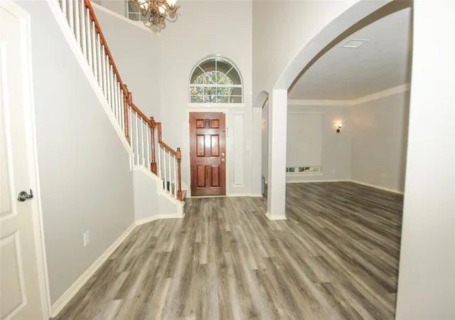 Photo 3 of Single family home for sale at 2516 Royal Terns Ct, League City, TX 77573 | MLS# 66298371 | Listing updated on 2026-09-02