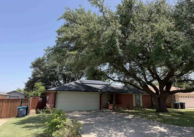 Photo 1 of Single family home for sale at 2820 Whitehurst Dr, Fort Worth, TX 76133 | MLS# 22472157 | Listing updated on 2026-09-11
