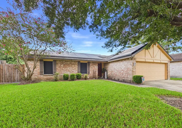 Photo 2 of Single family home for sale at 5807 Walnutgate Dr, Spring, TX 77373 | MLS# 42852837 | Listing updated on 2026-09-09