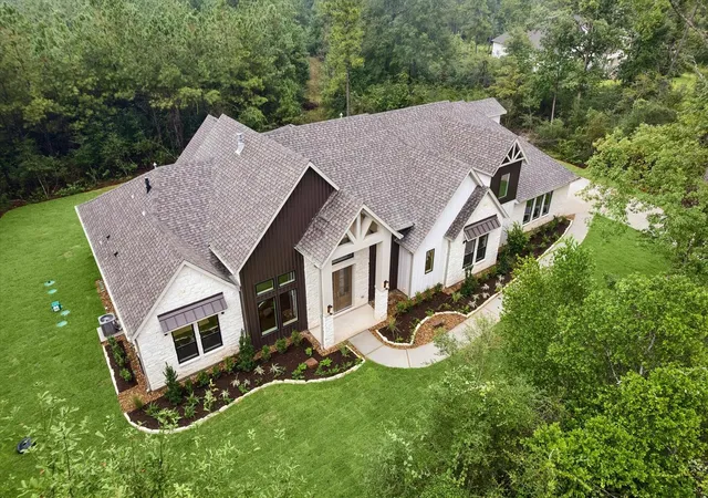 Photo 2 of Single family home for sale at 11843 Grand N Rd, Willis, TX 77378 | MLS# 70460683 | Listing updated on 2026-10-07
