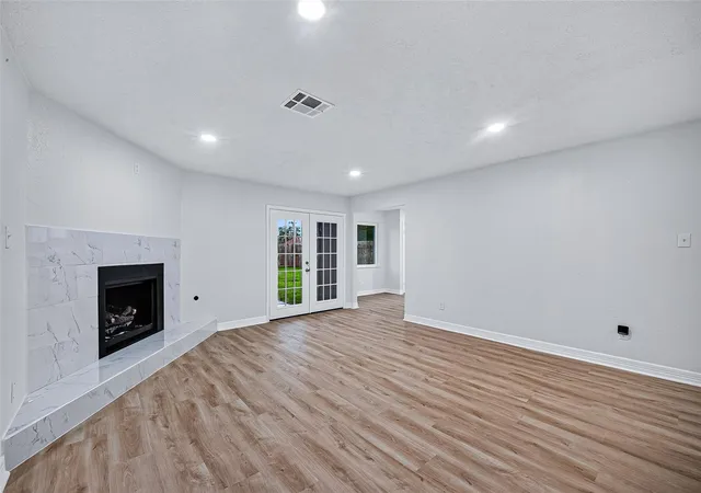 Photo 3 of Sale Pending at 9715 Seeker St, Houston, TX 77078 | MLS# 23126330 | Listing updated on 2026-09-24